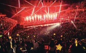 Bigbang泰国开唱 2万观众狂热朝圣第1张