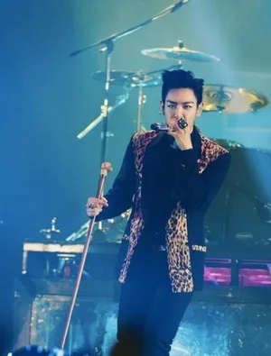 Bigbang泰国开唱 2万观众狂热朝圣_3