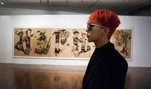 BIGBANG权志龙办美术展 变红发艺术家_3
