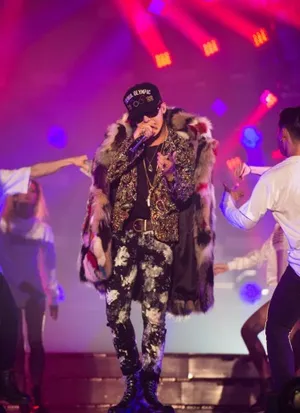 Bigbang回归开唱 TOP崔胜贤鸡冠头搞笑吸睛_10