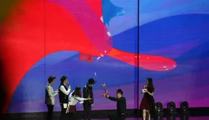 Bigbang成员GD北京热辣开唱 杜海涛跪求合影_3