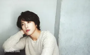 CNBLUE主唱兼吉他手郑容和单人画报写真_4
