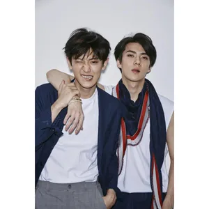 EXO吴世勋朴灿烈Céci杂志8月刊帅气画报写真图_5