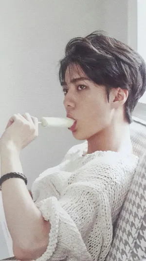 EXO吴世勋朴灿烈Céci杂志8月刊帅气画报写真图_10