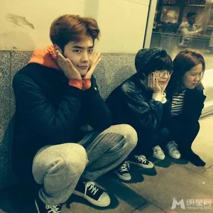 李钟硕自拍生活照 李钟硕生活照图片