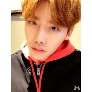 李钟硕自拍生活照 李钟硕生活照图片_3