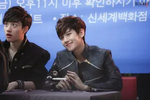 边伯贤仁川Fansign 亮相