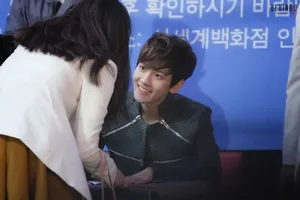 边伯贤仁川Fansign 亮相_2