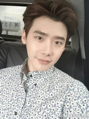 小鲜肉李钟硕可爱自拍图片 李钟硕生活照图片_2