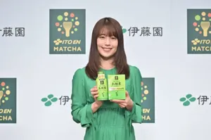 有村架纯绿色长裙清新可爱美照图片_2