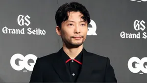 星野源胡须造型成熟魅力写真图片_3
