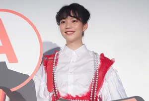 能年玲奈眼神灵动清新可爱活动照图片_1