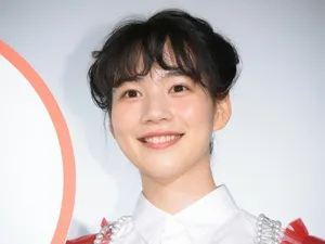 能年玲奈眼神灵动清新可爱活动照图片_2