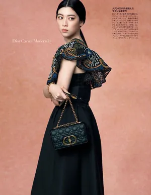 三吉彩花浪漫贵气风格写真图片_4