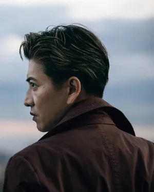 木村拓哉风衣成熟帅气魅力写真图片第1张