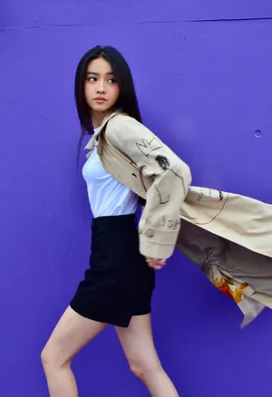 木村光希涂鸦风衣俏皮可爱写真图片