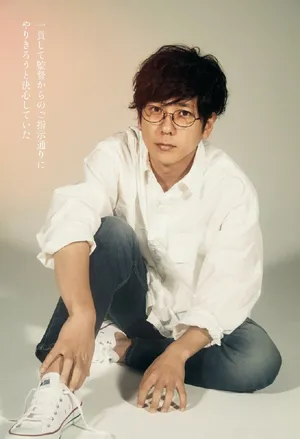 二宫和也白衬衣牛仔裤文艺范写真图片_2