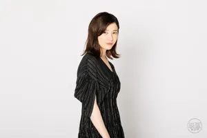 吉高由里子长裙气质靓丽写真图片_2