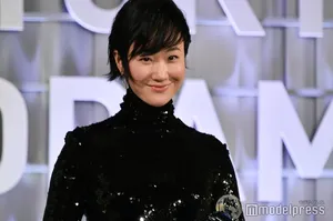 黑木华黑色亮片礼服优雅现场照图片_1