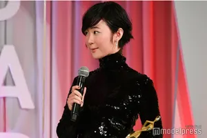 黑木华黑色亮片礼服优雅现场照图片_3