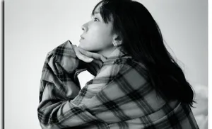 新垣结衣慵懒黑白写真图片_3