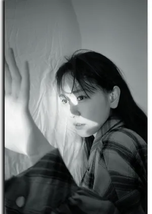 新垣结衣慵懒黑白写真图片_6