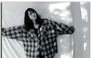 新垣结衣慵懒黑白写真图片_8