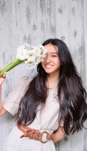 木村光希优雅侧颜甜美性感图片_1