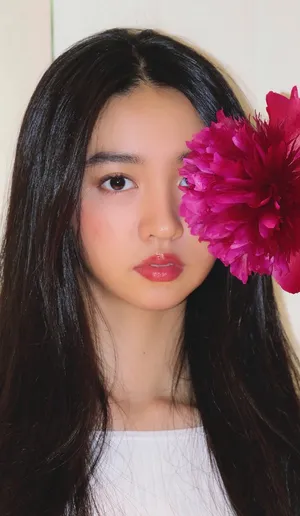 木村光希长发红唇温柔性感图片_2