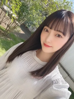堀未央奈甜美自拍照图片