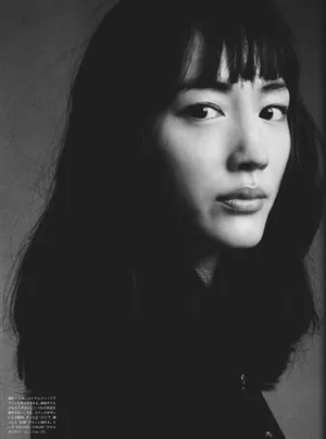 绫濑遥时尚杂志内页写真图片