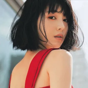滨边美波ins裙装写真图片_2