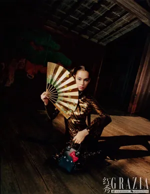 水原希子超现实风写真图片_8