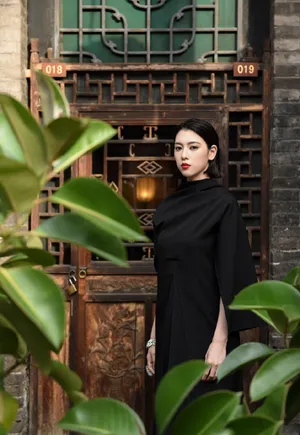 三吉彩花平遥电影节酷美写真图片_5