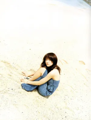 长泽雅美海边清纯养眼写真图片