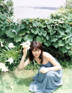长泽雅美海边清纯养眼写真图片_8