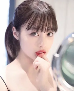 桥本环奈红唇吊带裙性感写真图片_2
