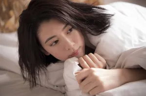 三吉彩花慵懒居家写真图片_8