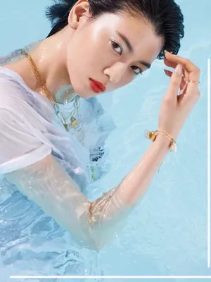 三吉彩花性感水中广告大片写真图片第1张