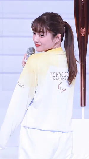 石原里美火炬手服装图片_2