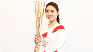 石原里美火炬手服装图片_9