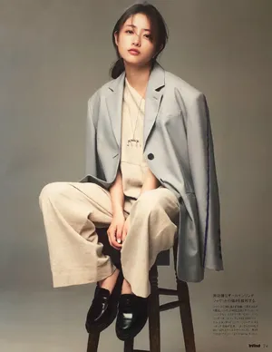 石原里美时尚内页大片写真图片_4