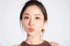 石原里美时尚内页大片写真图片_8