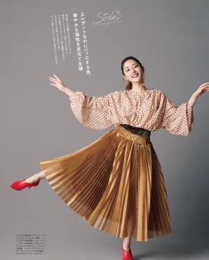 石原里美时尚杂志封面写真图片_5