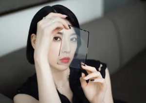 三吉彩花时尚甜酷写真图片_1