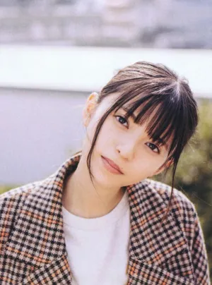 斋藤飞鸟条纹西装写真图片_8
