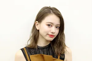 山本舞香优雅气质活动照图片