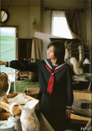 堀北真希校服写真清纯动人_2