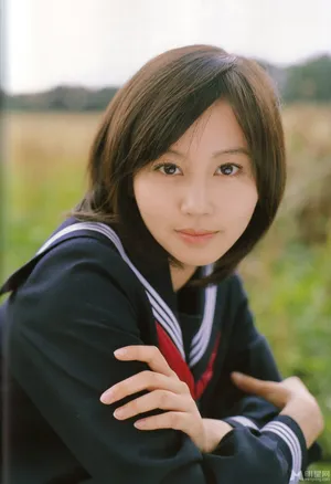 堀北真希校服写真清纯动人_4