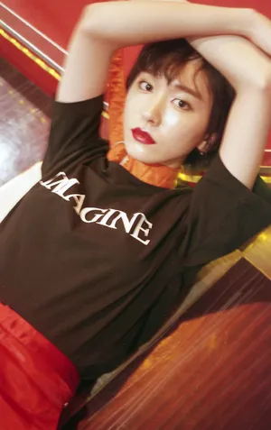 新垣结衣复古红唇性感魅力写真图片